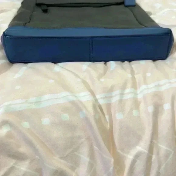 Coach Camden Messenger Tech Bag - Picture 4 of 14